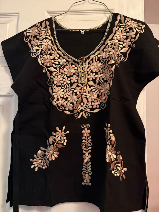 Mexican embroidered shirt Blusa bordada mexicana