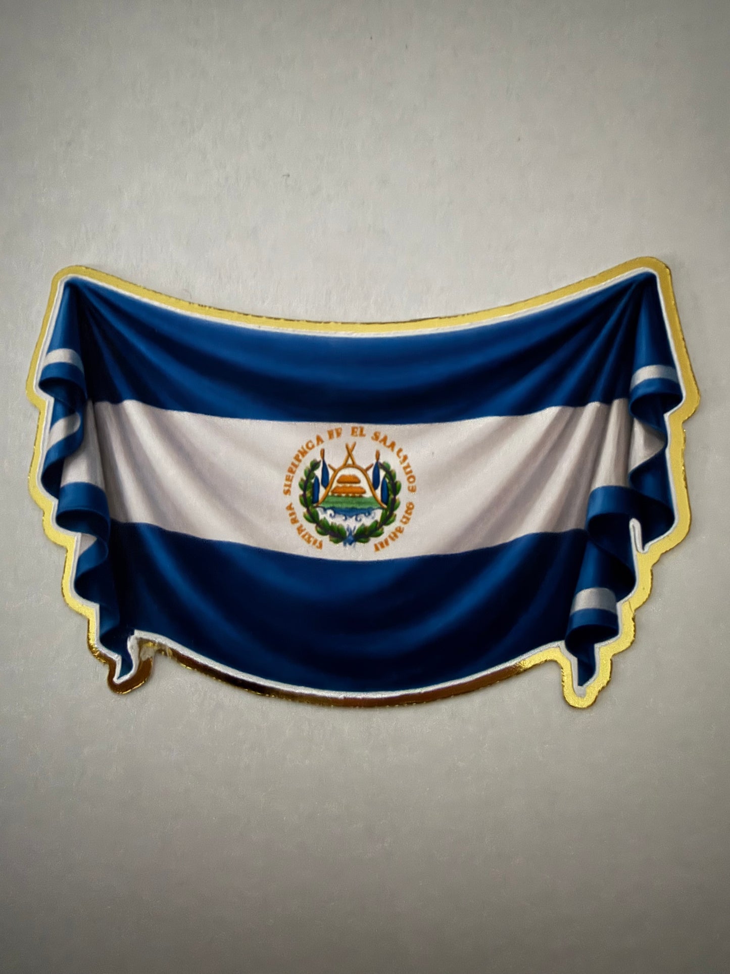 El Salvador Flag Cut Out Graduation Leis Topper