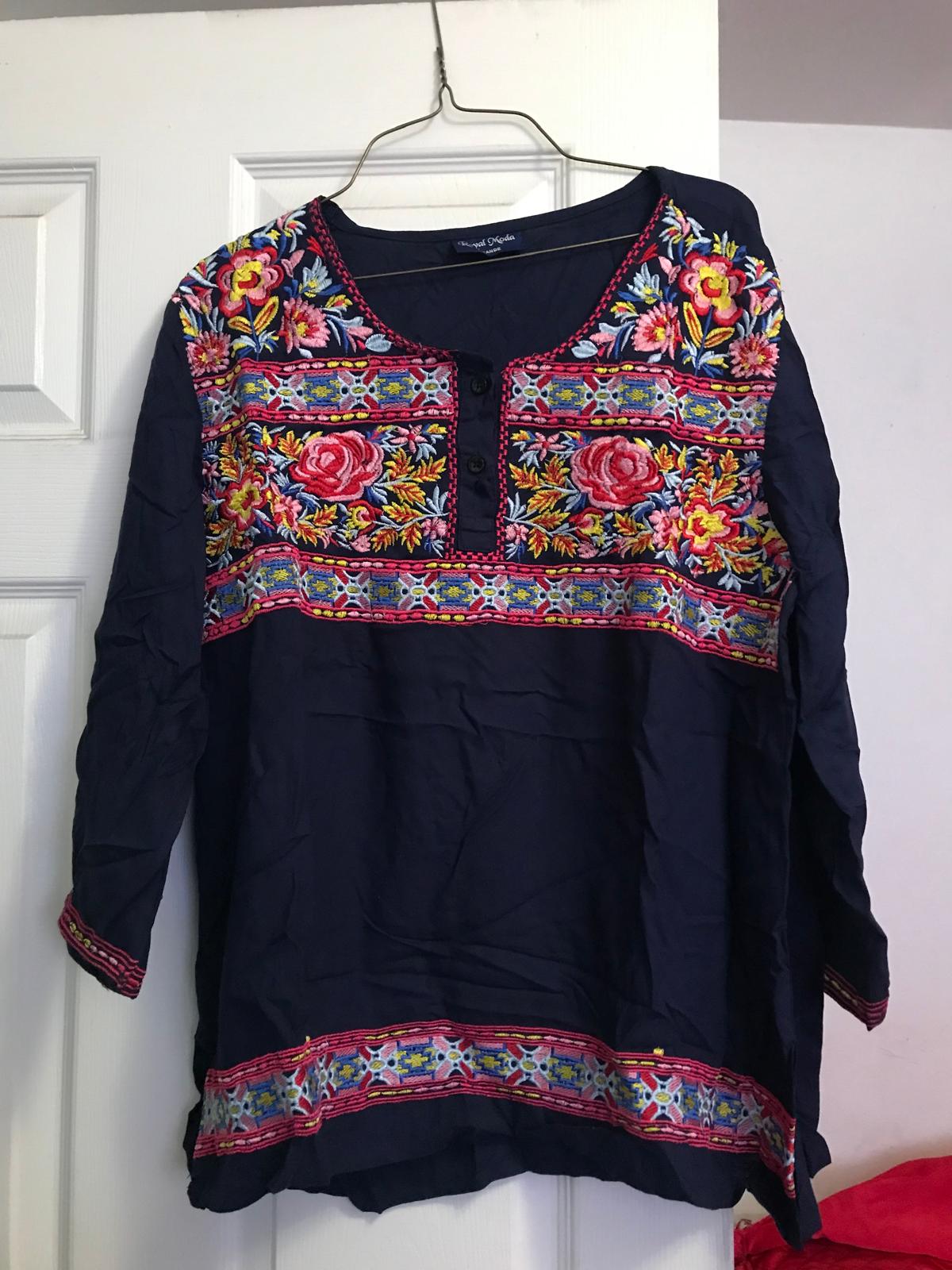 Mexican embroidered shirt Blusa bordada mexicana