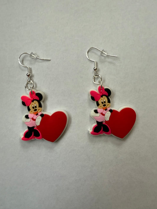 Minnie Mouse Love earrings
