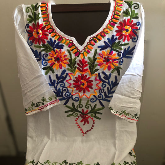 Mexican embroidered shirt Blusa bordada mexicana