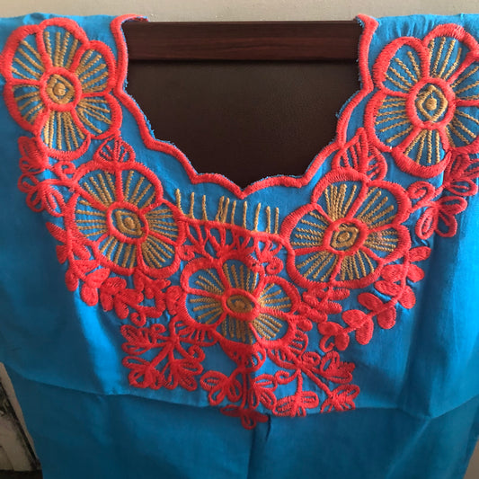 Mexican embroidered shirt Blusa bordada mexicana