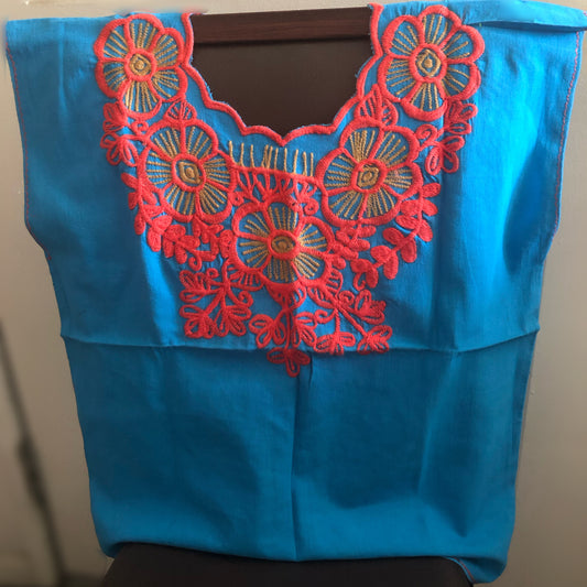 Mexican embroidered shirt Blusa bordada mexicana