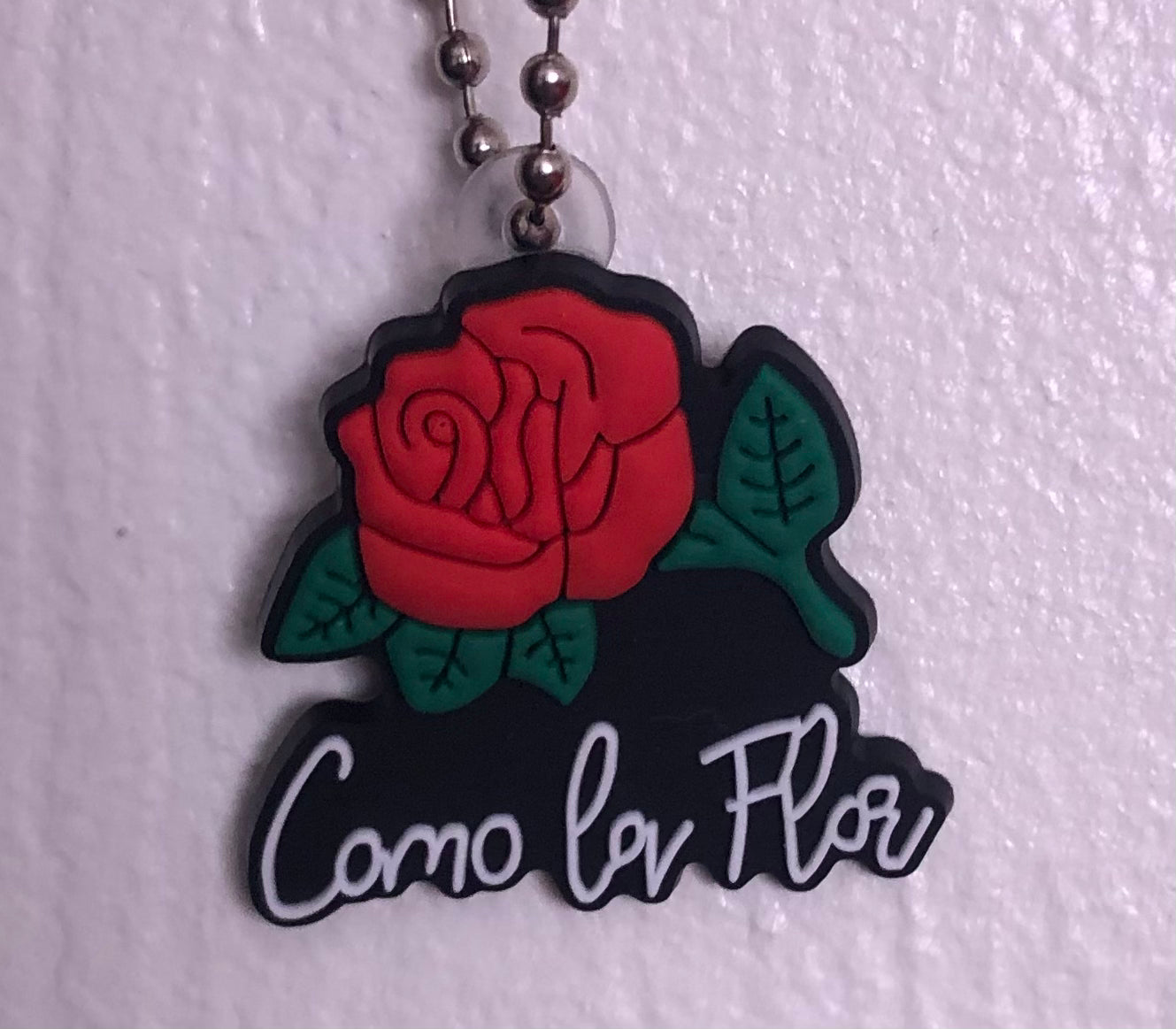 Como la flor keychain
