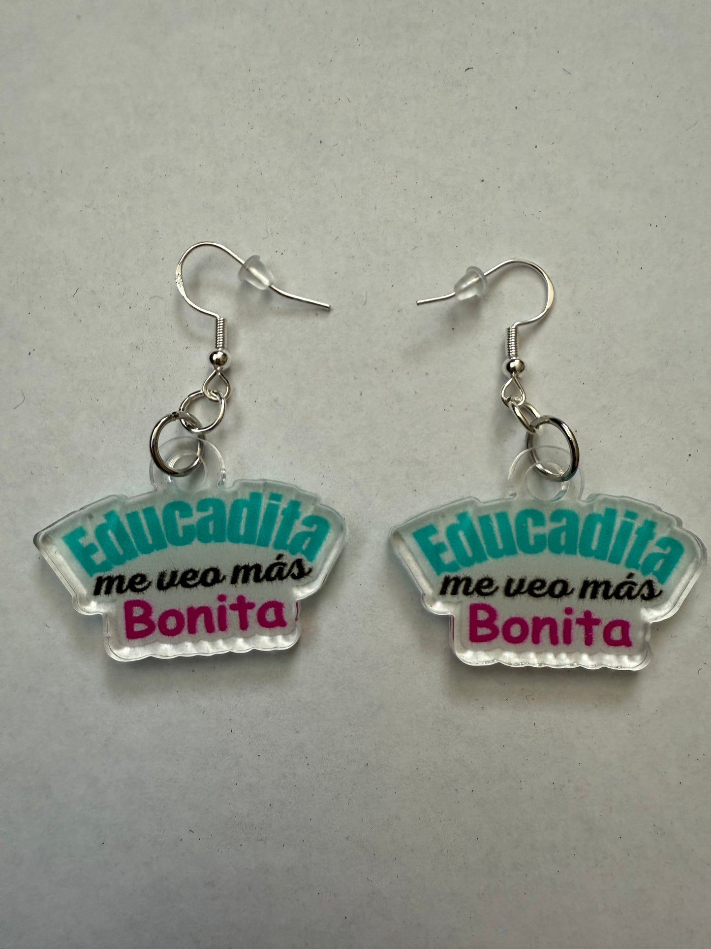 Educadita me veo más bonita earrings