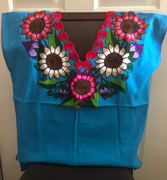 Mexican embroidered shirt Blusa bordada mexicana