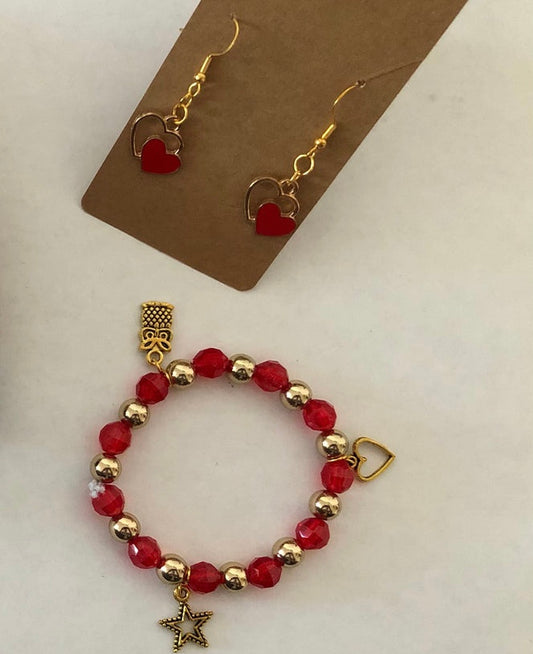 Valentines Day Jewelry set | Beaded bracelet with charms and a pair of heart-shaped earrings